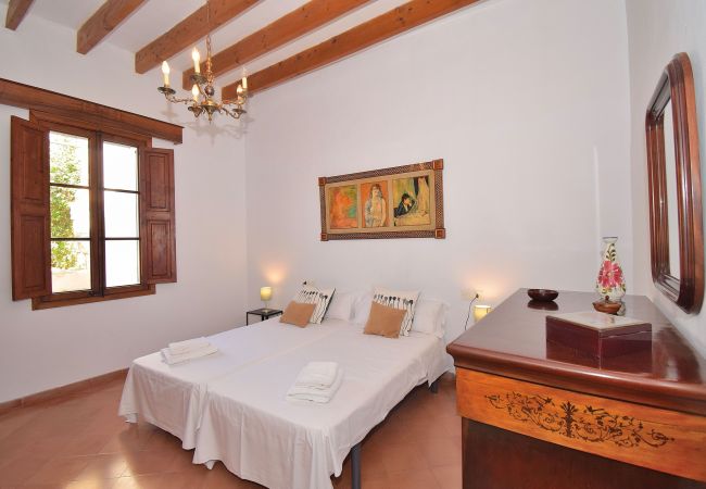 Casa en Sineu - Ca S'Escolà 175 tradicional casa mallorquina con jardín, gran barbacoa y WiFi Casa en Sineu - Ca S'Escolà 175 tradicional casa mallorquina con jardín, gran barbacoa y WiFi