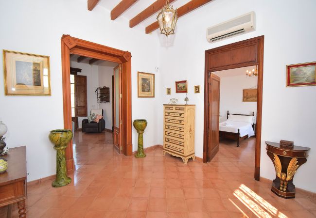 Casa en Sineu - Ca S'Escolà 175 tradicional casa mallorquina con jardín, gran barbacoa y WiFi Casa en Sineu - Ca S'Escolà 175 tradicional casa mallorquina con jardín, gran barbacoa y WiFi