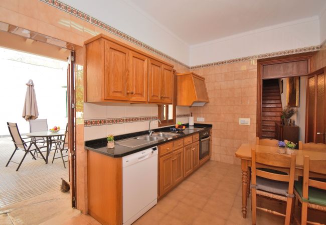 Casa en Sineu - Ca S'Escolà 175 tradicional casa mallorquina con jardín, gran barbacoa y WiFi Casa en Sineu - Ca S'Escolà 175 tradicional casa mallorquina con jardín, gran barbacoa y WiFi