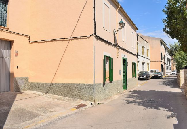 Casa en Sineu - Ca S'Escolà 175 tradicional casa mallorquina con jardín, gran barbacoa y WiFi Casa en Sineu - Ca S'Escolà 175 tradicional casa mallorquina con jardín, gran barbacoa y WiFi