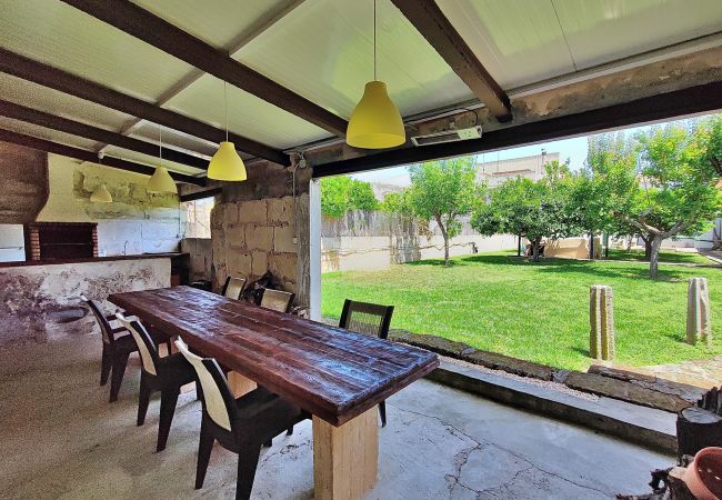 Casa en Sineu - Ca S'Escolà 175 tradicional casa mallorquina con jardín, gran barbacoa y WiFi Casa en Sineu - Ca S'Escolà 175 tradicional casa mallorquina con jardín, gran barbacoa y WiFi