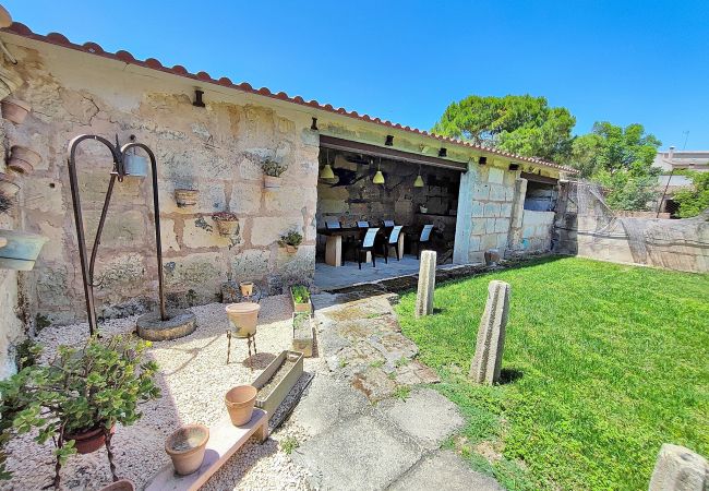 Casa en Sineu - Ca S'Escolà 175 tradicional casa mallorquina con jardín, gran barbacoa y WiFi Casa en Sineu - Ca S'Escolà 175 tradicional casa mallorquina con jardín, gran barbacoa y WiFi