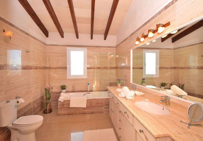 Finca en Cas Concos - Can Claret Gran 176 maravillosa villa con piscina privada, gran terraza, aire acondicionado y WiFi Finca en Cas Concos - Can Claret Gran 176 maravillosa villa con piscina privada, gran terraza, aire acondicionado y WiFi