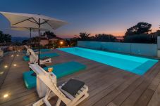 Villa de lujo con piscina y vistas al mar. Mallorca