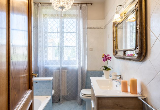 Villa en Lucca - Nonna Bianca, a Genuine Farmhouse in Sant'Alessio, Lucca Villa en Lucca - Nonna Bianca, a Genuine Farmhouse in Sant'Alessio, Lucca