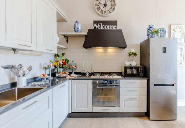 Apartamento en Lucca - Luxury 3 bedrooms Apartment Amazing Views over the Amphiteatre Square inside the Walls of Lucca Apartamento en Lucca - Luxury 3 bedrooms Apartment Amazing Views over the Amphiteatre Square inside the Walls of Lucca