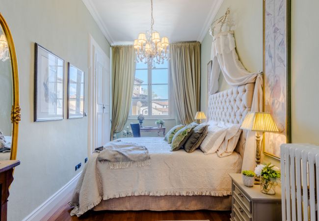 Apartamento en Lucca - Luxury 3 bedrooms Apartment Amazing Views over the Amphiteatre Square inside the Walls of Lucca Apartamento en Lucca - Luxury 3 bedrooms Apartment Amazing Views over the Amphiteatre Square inside the Walls of Lucca