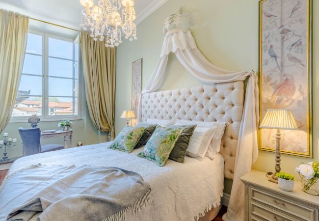 Apartamento en Lucca - Luxury 3 bedrooms Apartment Amazing Views over the Amphiteatre Square inside the Walls of Lucca Apartamento en Lucca - Luxury 3 bedrooms Apartment Amazing Views over the Amphiteatre Square inside the Walls of Lucca