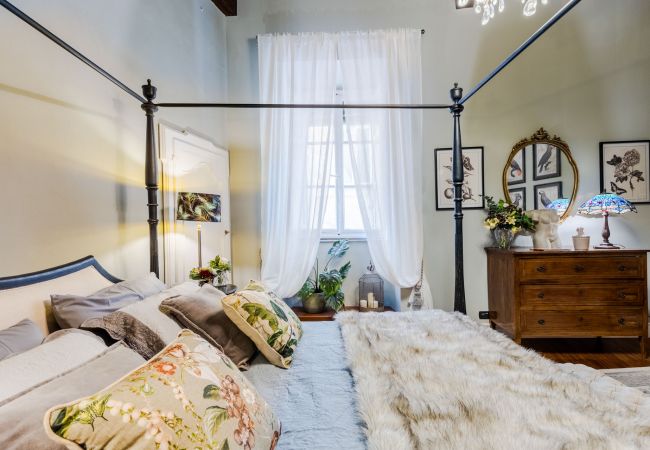 Apartamento en Lucca - Luxury 3 bedrooms Apartment Amazing Views over the Amphiteatre Square inside the Walls of Lucca Apartamento en Lucca - Luxury 3 bedrooms Apartment Amazing Views over the Amphiteatre Square inside the Walls of Lucca