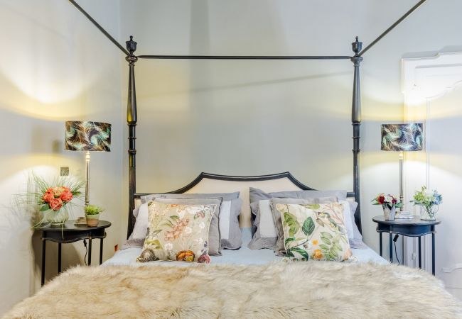 Apartamento en Lucca - Luxury 3 bedrooms Apartment Amazing Views over the Amphiteatre Square inside the Walls of Lucca Apartamento en Lucca - Luxury 3 bedrooms Apartment Amazing Views over the Amphiteatre Square inside the Walls of Lucca