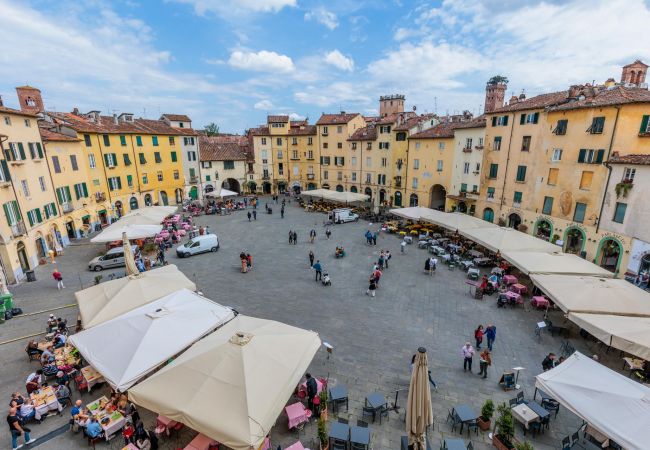 Apartamento en Lucca - Luxury 3 bedrooms Apartment Amazing Views over the Amphiteatre Square inside the Walls of Lucca Apartamento en Lucca - Luxury 3 bedrooms Apartment Amazing Views over the Amphiteatre Square inside the Walls of Lucca