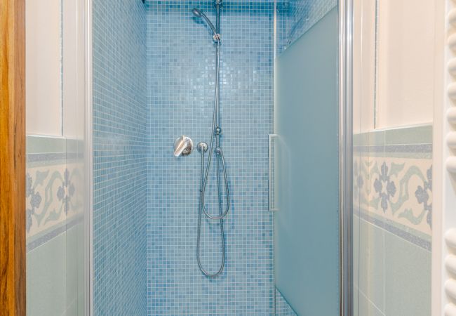 Apartamento en Lucca - Casa La Guardia, a Classic 3 bedrooms Panoramic Apartment inside a Medieval tower dating back to 1100s within the Walls of Lucca Apartamento en Lucca - Casa La Guardia, a Classic 3 bedrooms Panoramic Apartment inside a Medieval tower dating back to 1100s within the Walls of Lucca