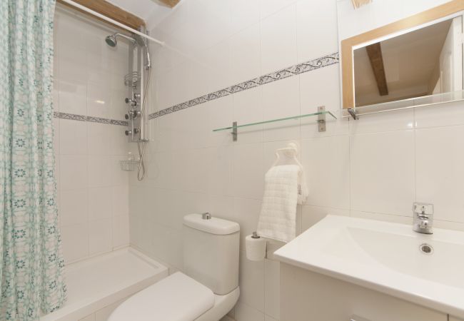 Apartamento en Barcelona - TERRAZA PRIVADA, 4 dormiorios, 2 baños Apartamento en Barcelona - TERRAZA PRIVADA, 4 dormiorios, 2 baños