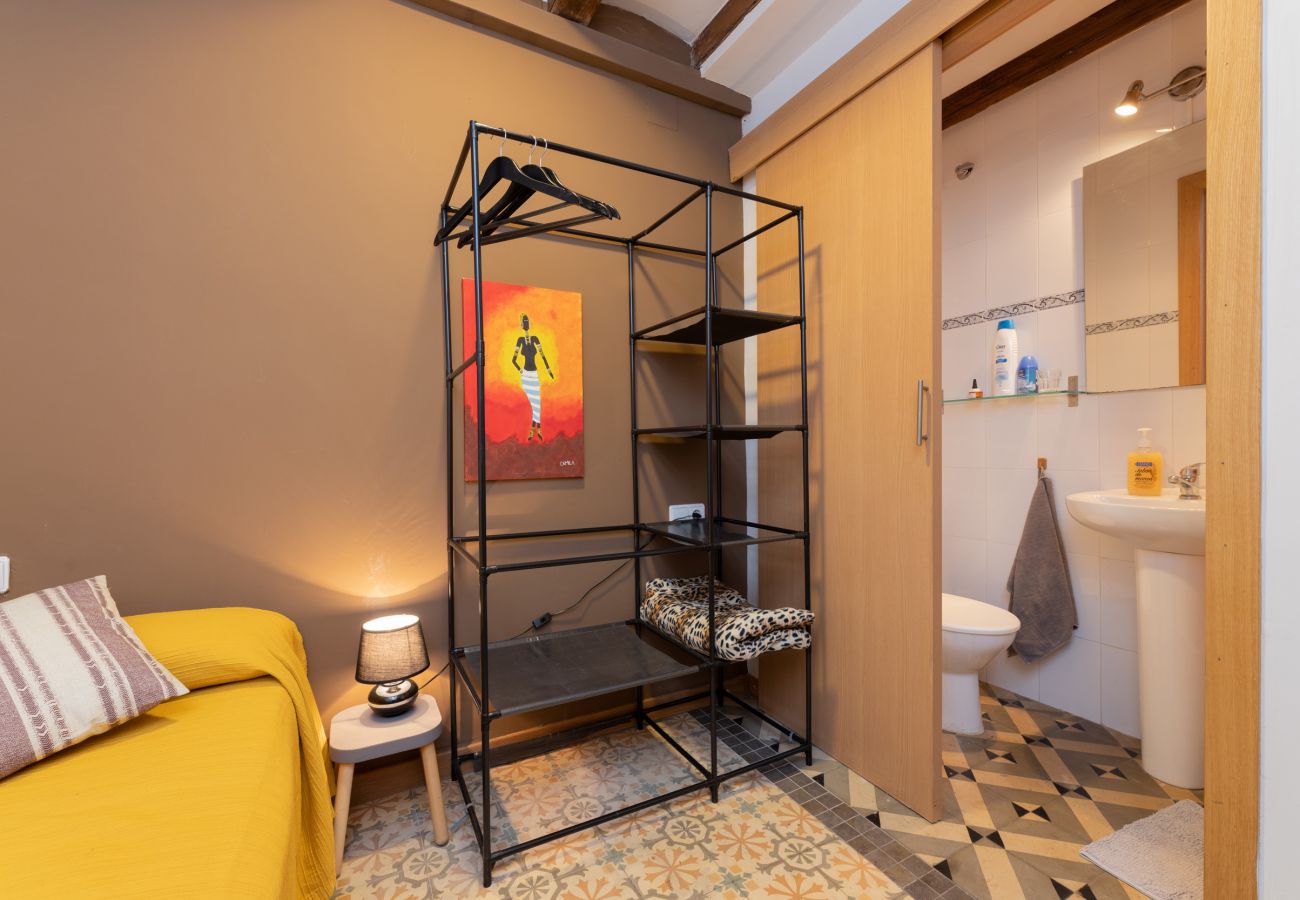Apartamento en Barcelona - TERRAZA PRIVADA, 4 dormiorios, 2 baños Apartamento en Barcelona - TERRAZA PRIVADA, 4 dormiorios, 2 baños