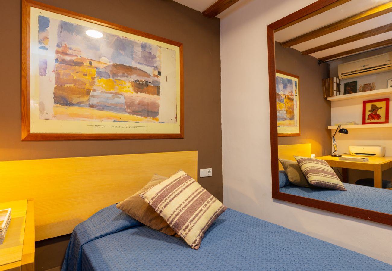 Apartamento en Barcelona - TERRAZA PRIVADA, 4 dormiorios, 2 baños Apartamento en Barcelona - TERRAZA PRIVADA, 4 dormiorios, 2 baños