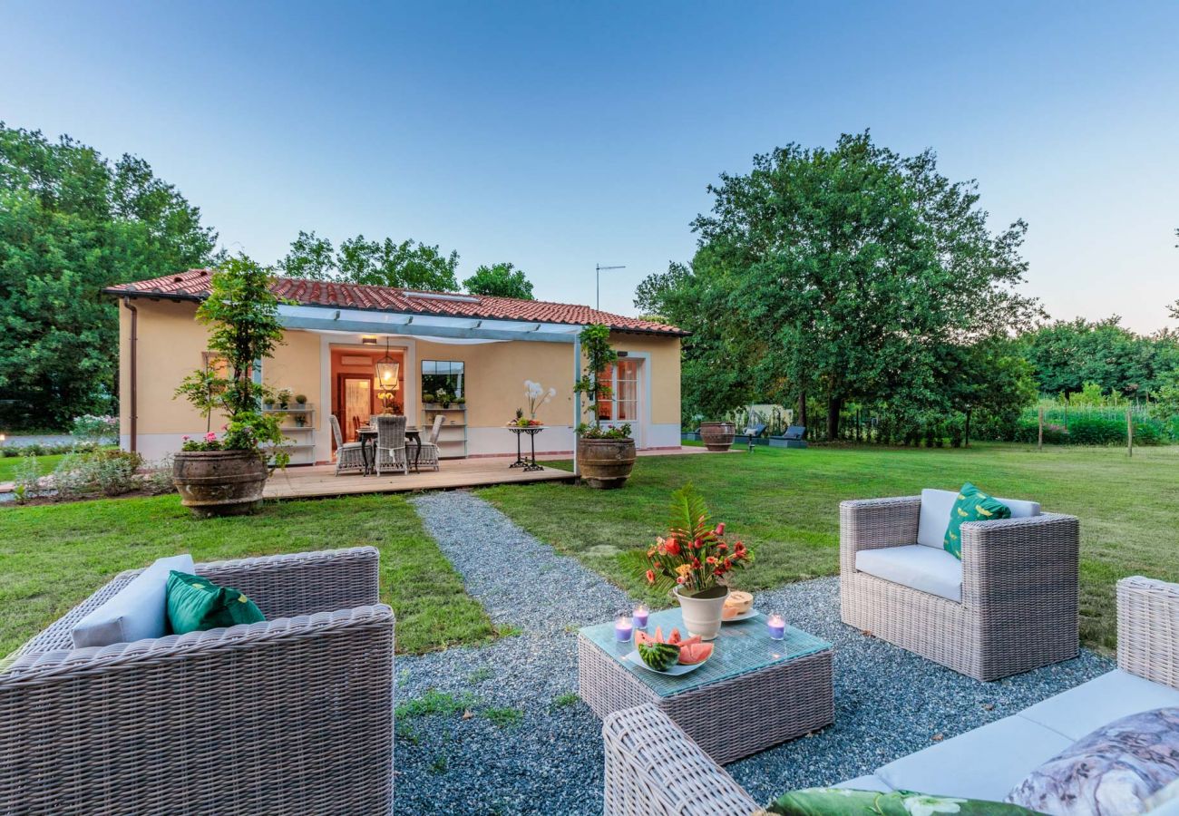 Villa en Lucca - Charming Cottage with Private Pool in Lucca Villa en Lucca - Charming Cottage with Private Pool in Lucca