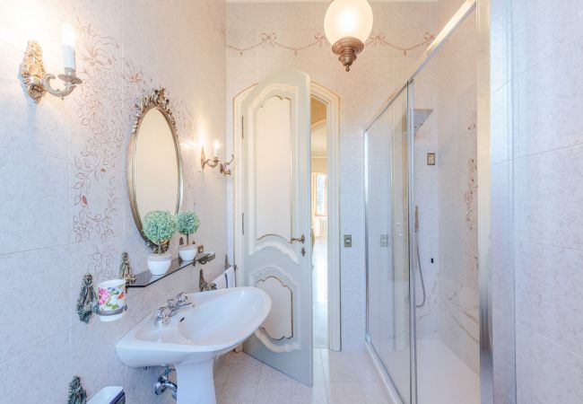 Villa en Monte San quirico - Villa Cesare, a Convenient 4 bedroom Villa with Pool close to Lucca Town Villa en Monte San quirico - Villa Cesare, a Convenient 4 bedroom Villa with Pool close to Lucca Town