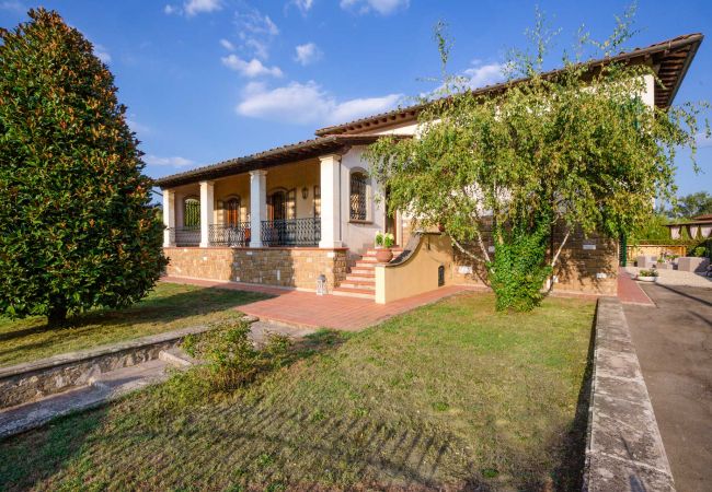 Villa en Monte San quirico - Villa Cesare, a Convenient 4 bedroom Villa with Pool close to Lucca Town Villa en Monte San quirico - Villa Cesare, a Convenient 4 bedroom Villa with Pool close to Lucca Town