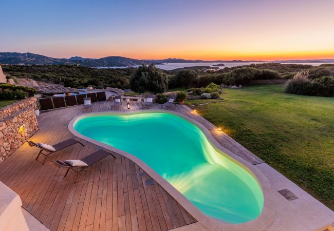 Villa en Capo Ferro - Villa Smeralda,  Porto Cervo, Sardinia