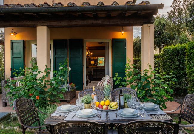 Villa en Monte San quirico - 3 Bedrooms Farmhouse with Shared Pool in the Fattoria Sardi Wine Resort in Lucca Villa en Monte San quirico - 3 Bedrooms Farmhouse with Shared Pool in the Fattoria Sardi Wine Resort in Lucca