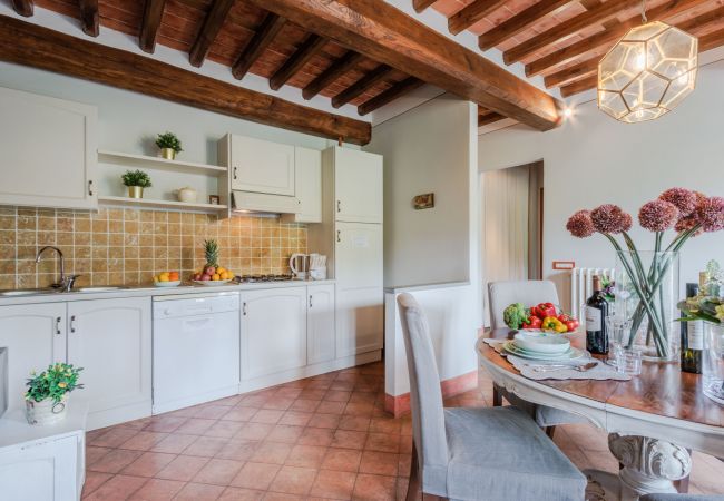 Apartamento en Monte San quirico - One Bedroom Farmhouse Apartment with shared Pool in Fattoria Sardi Wine Resort in Lucca Apartamento en Monte San quirico - One Bedroom Farmhouse Apartment with shared Pool in Fattoria Sardi Wine Resort in Lucca