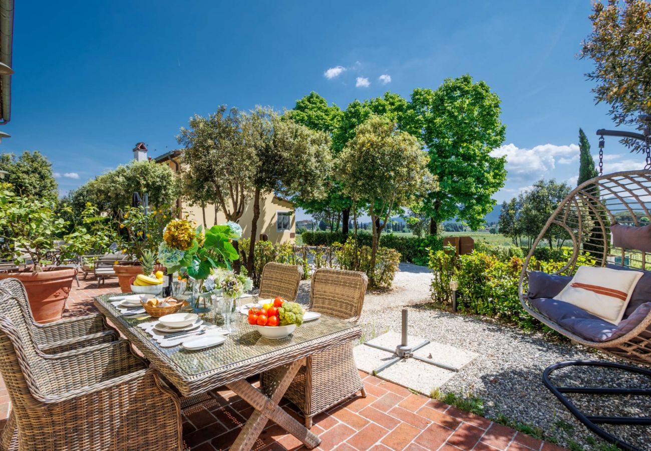 Apartamento en Monte San quirico - Elisa Farmhouse Apartment in Wine Resort in Lucca Apartamento en Monte San quirico - Elisa Farmhouse Apartment in Wine Resort in Lucca