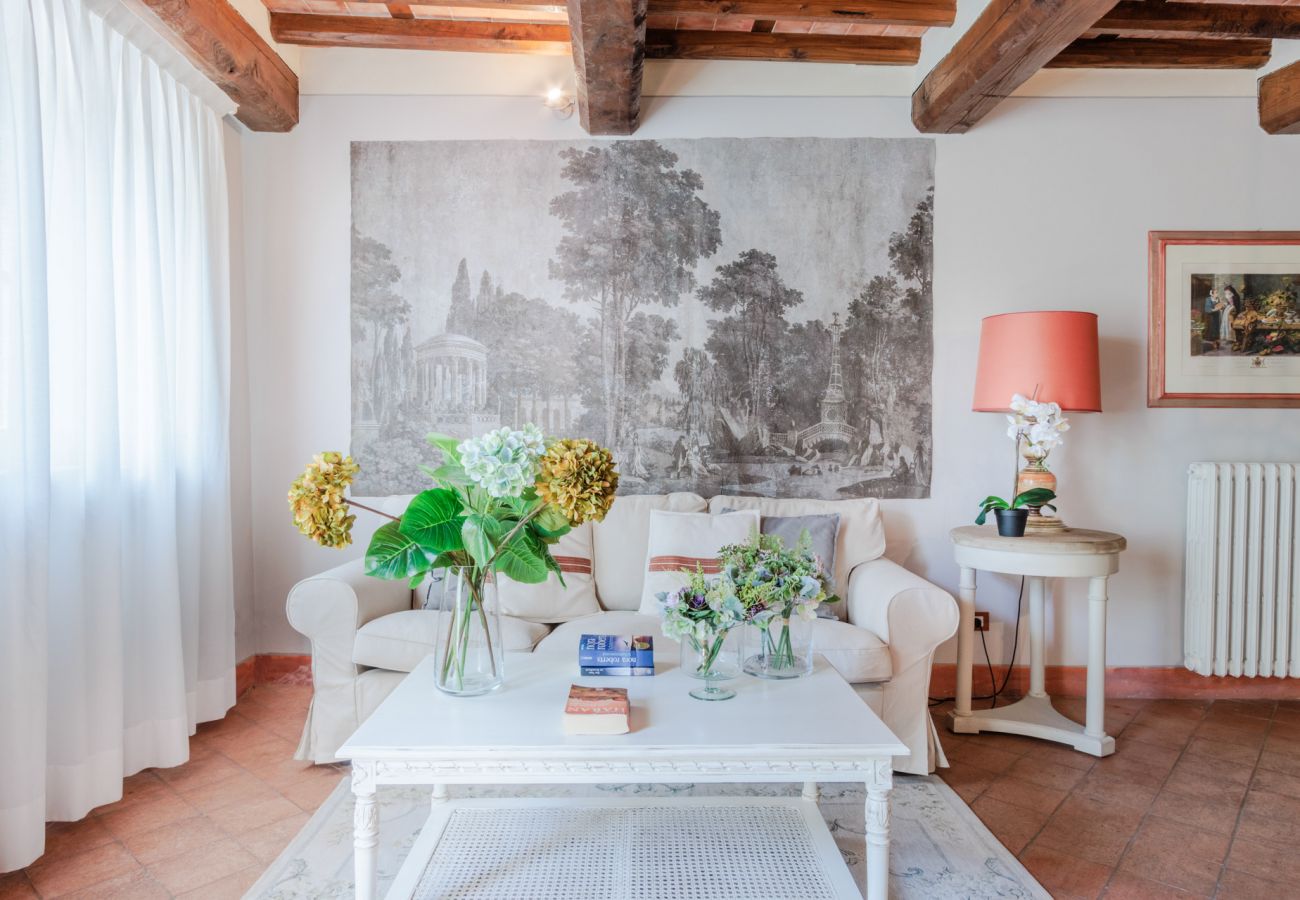 Apartamento en Monte San quirico - Elisa Farmhouse Apartment in Wine Resort in Lucca Apartamento en Monte San quirico - Elisa Farmhouse Apartment in Wine Resort in Lucca