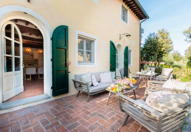 Apartamento en Monte San quirico - Jacopo Farmhouse Apartment in Wine Resort in Lucca Apartamento en Monte San quirico - Jacopo Farmhouse Apartment in Wine Resort in Lucca