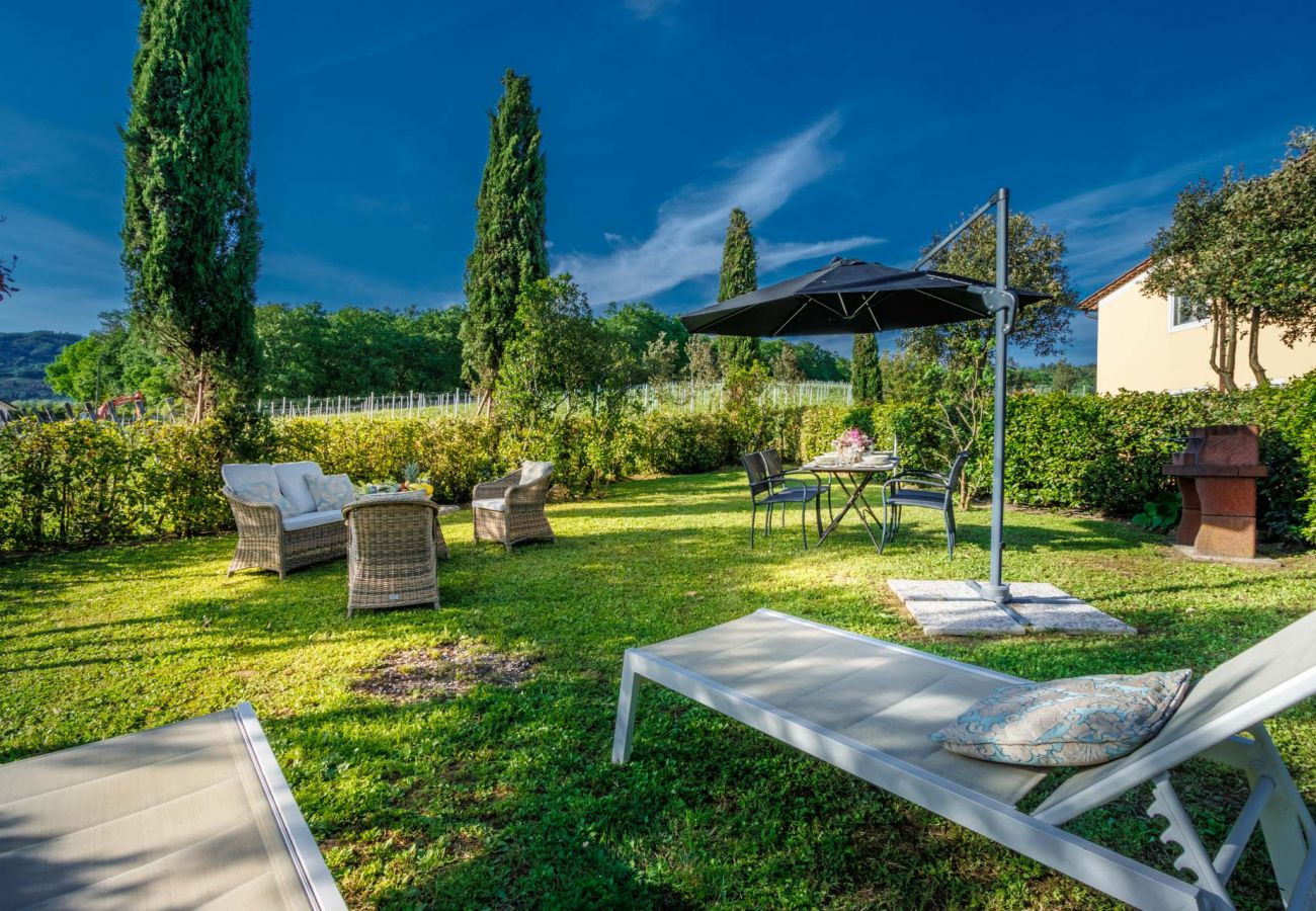 Apartamento en Monte San quirico - Pietro Farmhouse Apartment in Wine Resort in Lucca Apartamento en Monte San quirico - Pietro Farmhouse Apartment in Wine Resort in Lucca