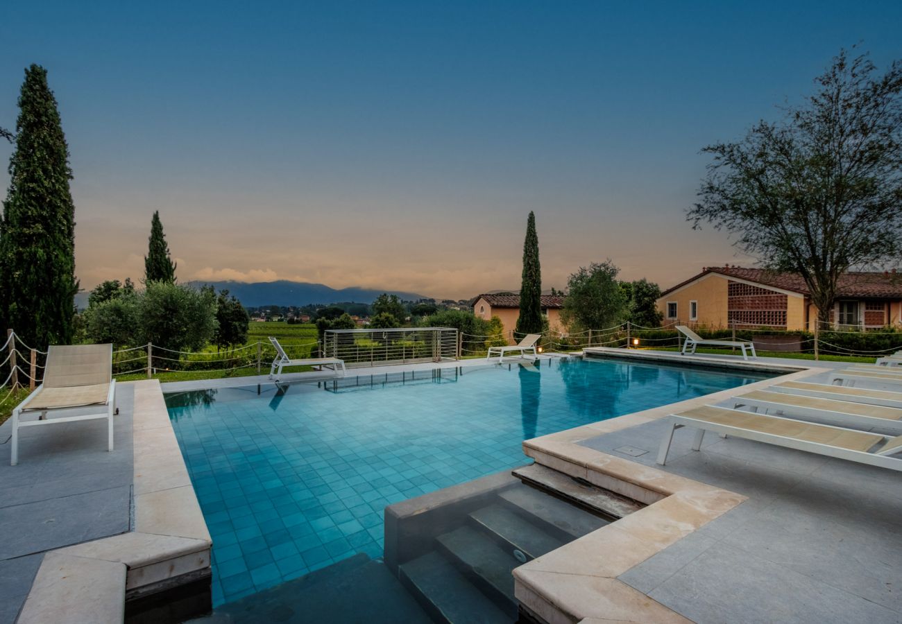 Apartamento en Monte San quirico - Pietro Farmhouse Apartment in Wine Resort in Lucca Apartamento en Monte San quirico - Pietro Farmhouse Apartment in Wine Resort in Lucca