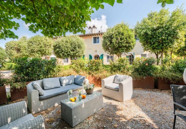 Apartamento en Monte San quirico - Maria Farmhouse Apartment in Wine Resort in Lucca Apartamento en Monte San quirico - Maria Farmhouse Apartment in Wine Resort in Lucca