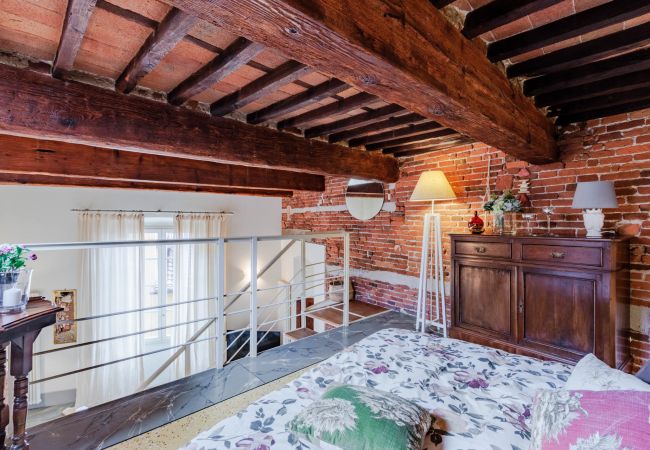 Apartamento en Lucca - Elegant Apartment in a Quiet Street inside the Walls Of Lucca Apartamento en Lucca - Elegant Apartment in a Quiet Street inside the Walls Of Lucca