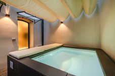 Apartamento en Lucca - 2 Bedrooms Home with Outdoor and Pool inside Lucca