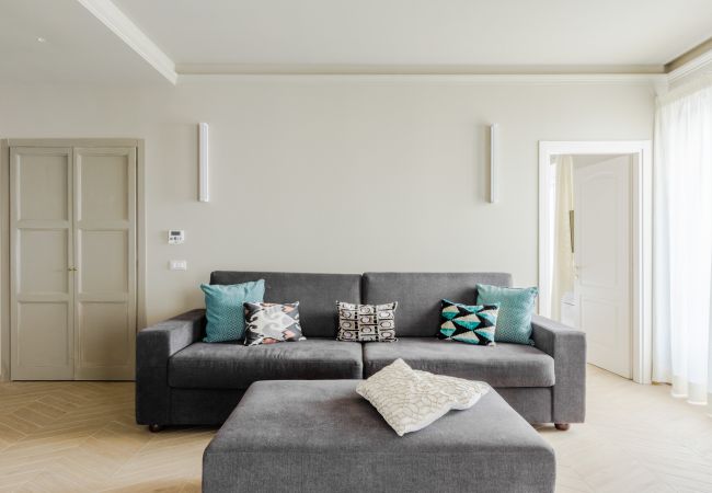 Apartamento en Lucca - Luxury Modern Apartment with Elevator and Balcony inside the Walls of Lucca Apartamento en Lucca - Luxury Modern Apartment with Elevator and Balcony inside the Walls of Lucca