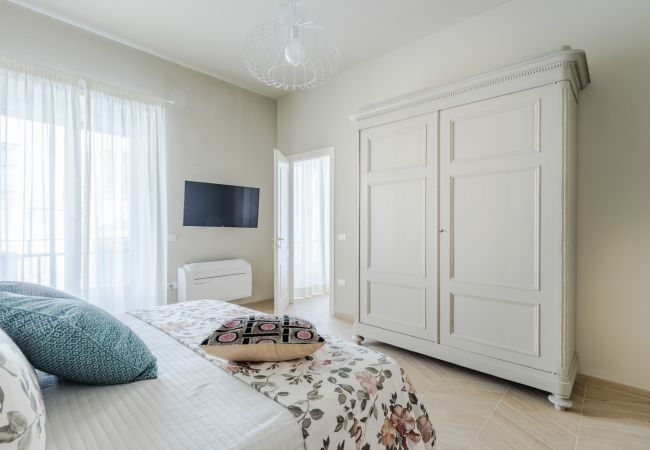 Apartamento en Lucca - Luxury Modern Apartment with Elevator and Balcony inside the Walls of Lucca Apartamento en Lucca - Luxury Modern Apartment with Elevator and Balcony inside the Walls of Lucca