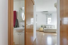 Apartamento en Barcelona - Luminoso, céntrico y silencioso apartamento