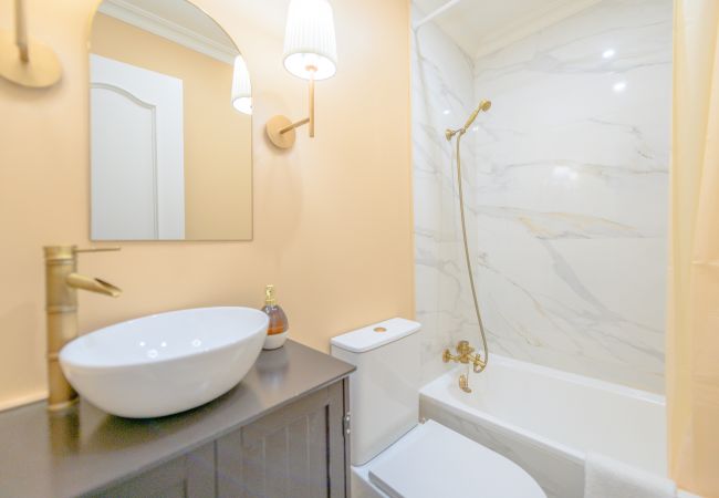 Apartamento en Madrid - Atractivo apartamento de un dormitorio con patio interior junto al Intercambiador de Avenida América Temporal Apartamento en Madrid - Atractivo apartamento de un dormitorio con patio interior junto al Intercambiador de Avenida América Temporal