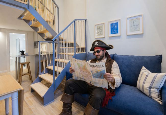 Apartamento en Valencia - The Pirate Duplex III | 4 Viajeros | AC WiFi | 15 min Oceanografic