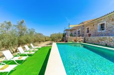 Villa en Sineu - Villa Caluix con A/A, internet y piscina