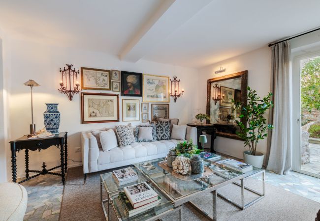 Apartamento en Lucca - Luxury Home, Private Garden and Jacuzzi inside Lucca Apartamento en Lucca - Luxury Home, Private Garden and Jacuzzi inside Lucca