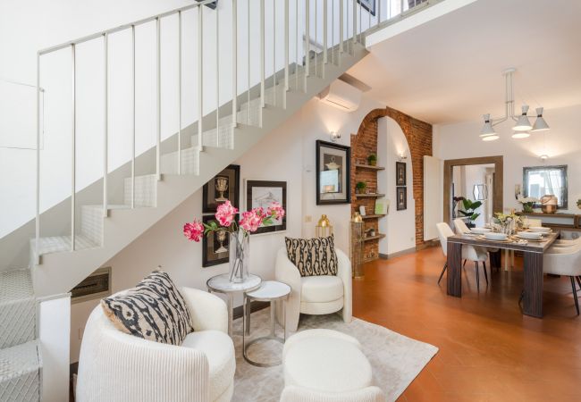 Apartamento en Lucca - Modern Panoramic Penthouse with Elevator inside the Walls of Lucca Apartamento en Lucca - Modern Panoramic Penthouse with Elevator inside the Walls of Lucca