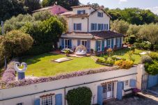 Villa en Lucca - Fairytale Farmhouse Villa with Views and Pool