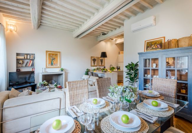 Apartamento en Lucca - GARDEN VISTA Charming 2 Bedrooms 2 Bathrooms Apartment inside the Walls of Lucca Apartamento en Lucca - GARDEN VISTA Charming 2 Bedrooms 2 Bathrooms Apartment inside the Walls of Lucca