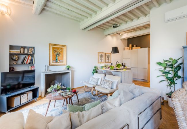 Apartamento en Lucca - GARDEN VISTA Charming 2 Bedrooms 2 Bathrooms Apartment inside the Walls of Lucca Apartamento en Lucca - GARDEN VISTA Charming 2 Bedrooms 2 Bathrooms Apartment inside the Walls of Lucca