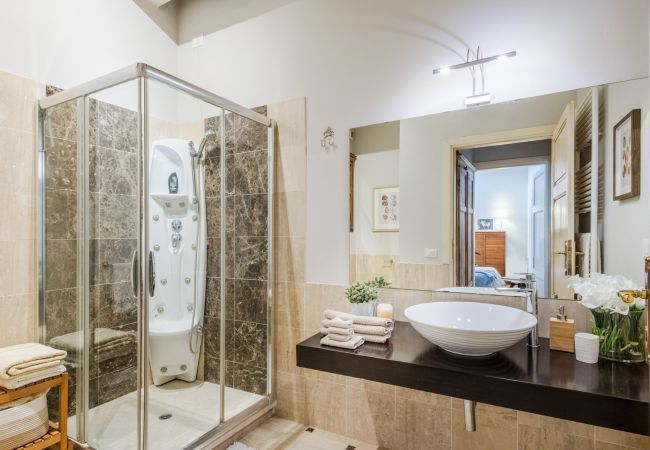 Apartamento en Lucca - GARDEN VISTA Charming 2 Bedrooms 2 Bathrooms Apartment inside the Walls of Lucca Apartamento en Lucca - GARDEN VISTA Charming 2 Bedrooms 2 Bathrooms Apartment inside the Walls of Lucca