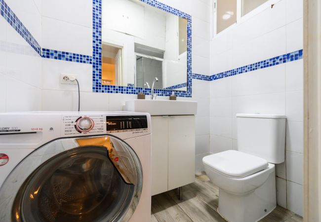 Apartamento en Madrid - Coqueto apartamento de dos dormitorios en la Av. Albufera. Temporal Apartamento en Madrid - Coqueto apartamento de dos dormitorios en la Av. Albufera. Temporal