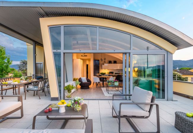 Apartamento en Lucca - Modern Panoramic Loft with Terrace, Elevator, Parking Apartamento en Lucca - Modern Panoramic Loft with Terrace, Elevator, Parking