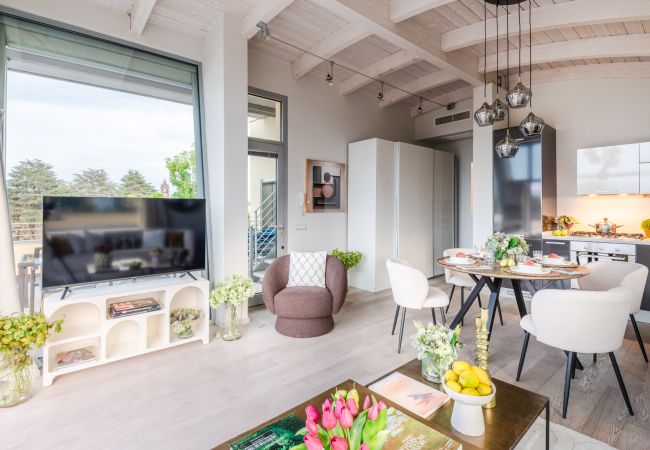 Apartamento en Lucca - Modern Panoramic Loft with Terrace, Elevator, Parking Apartamento en Lucca - Modern Panoramic Loft with Terrace, Elevator, Parking