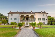 Villa en Capannori - Air Conditioned 10 Bedrooms Luxury Villa and Pool in Lucca