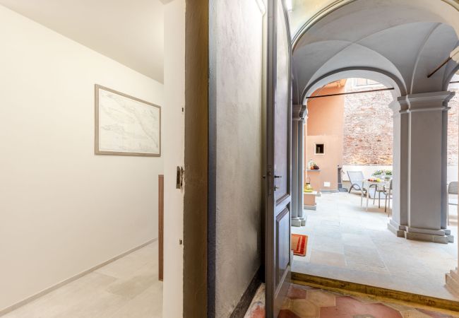 Apartamento en Lucca - Contemporary Apartment with Private Outdoor in Lucca Apartamento en Lucca - Contemporary Apartment with Private Outdoor in Lucca